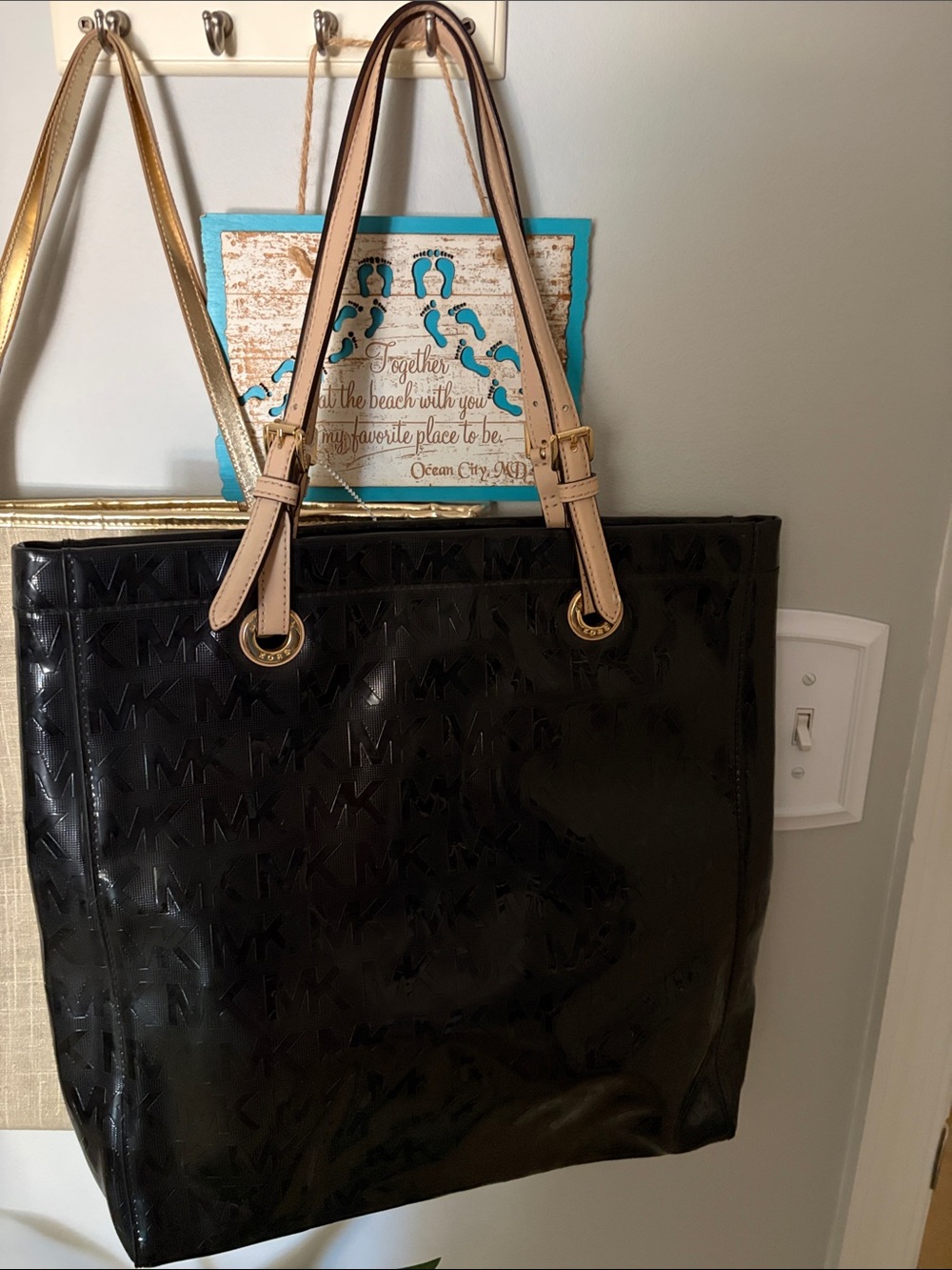 LIKE NEW Michael Kors Black Patent Logo Tote with Beige